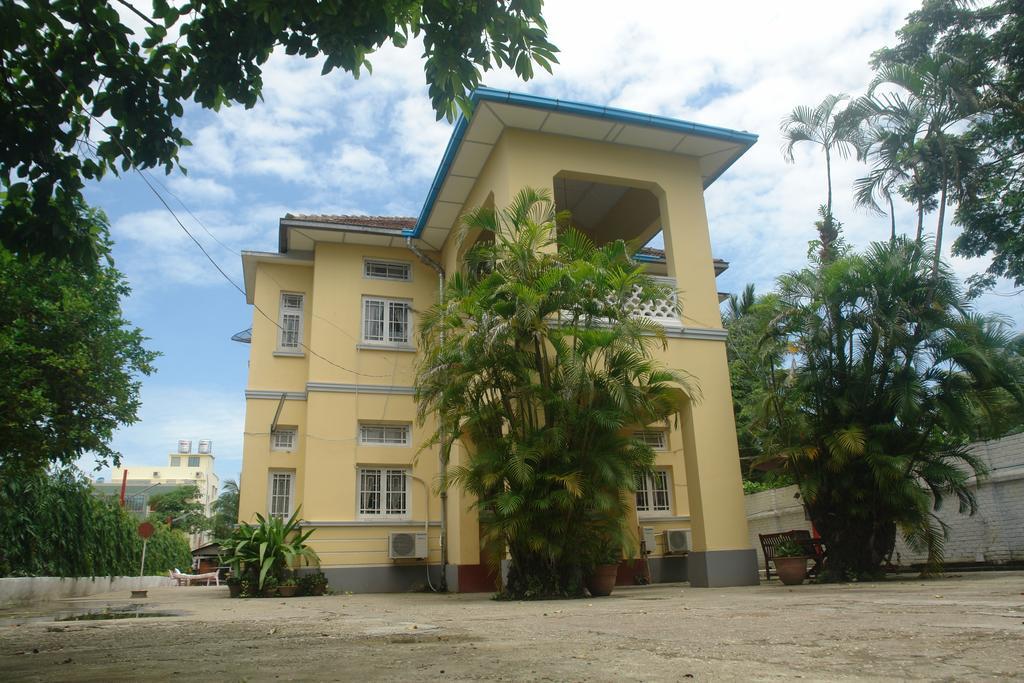 Golden Guest Inn Yangon Exterior foto