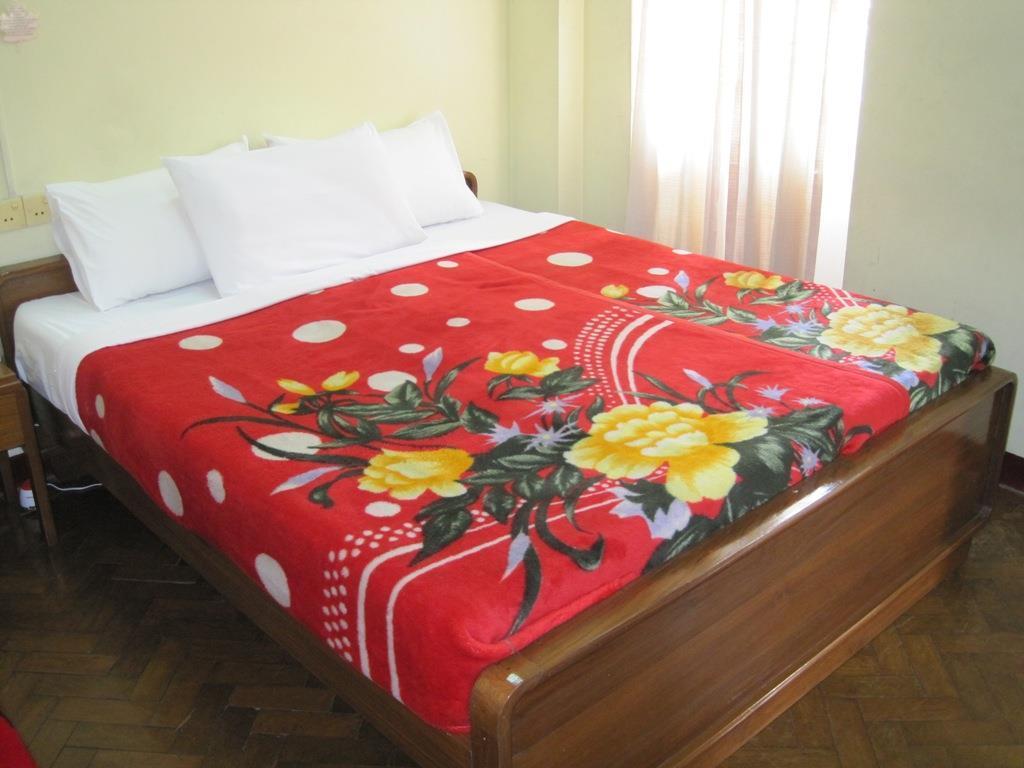 Golden Guest Inn Yangon Exterior foto