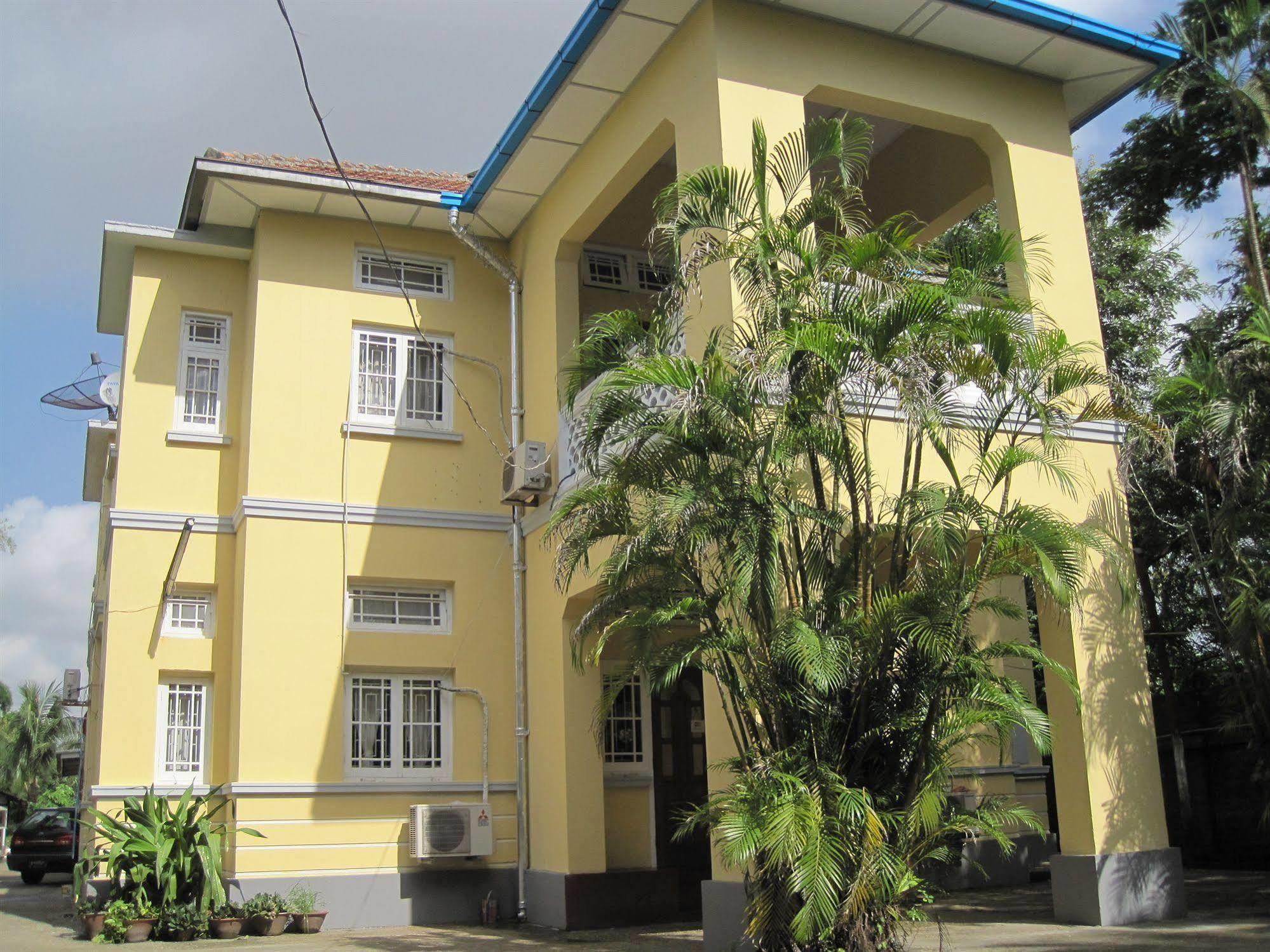 Golden Guest Inn Yangon Exterior foto