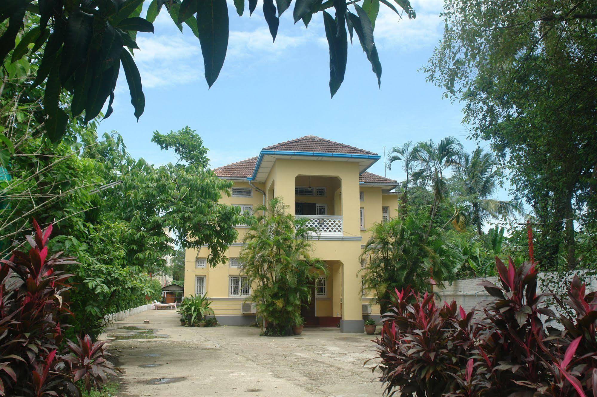 Golden Guest Inn Yangon Exterior foto