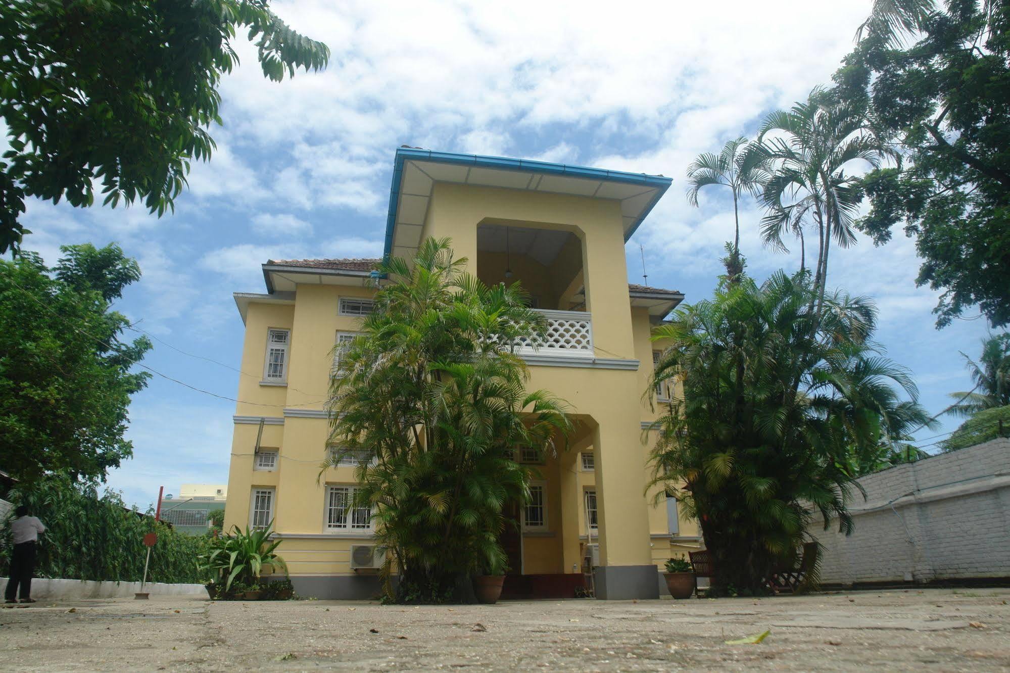 Golden Guest Inn Yangon Exterior foto