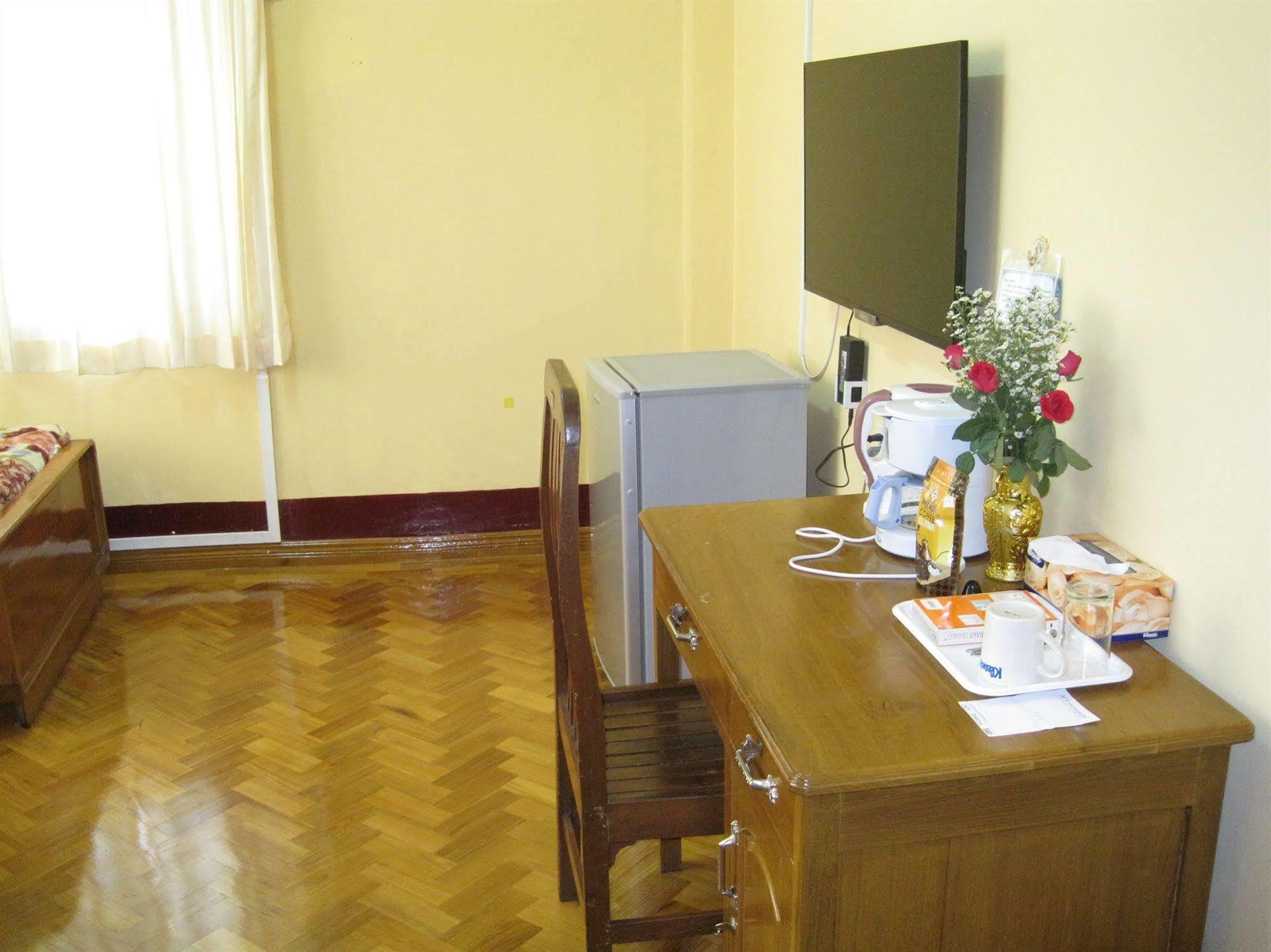 Golden Guest Inn Yangon Exterior foto