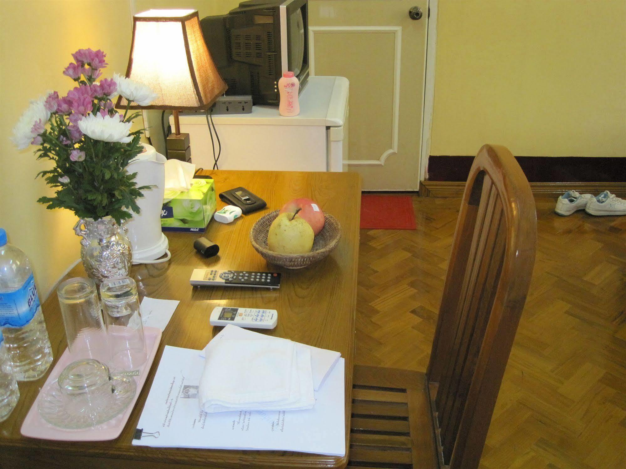 Golden Guest Inn Yangon Exterior foto