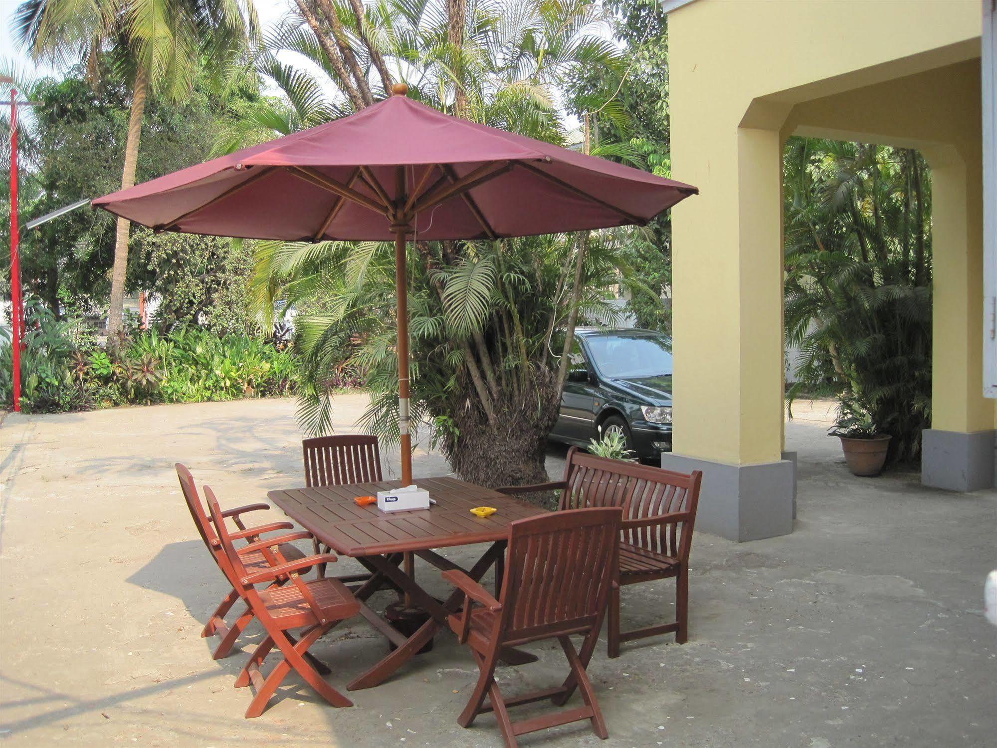 Golden Guest Inn Yangon Exterior foto